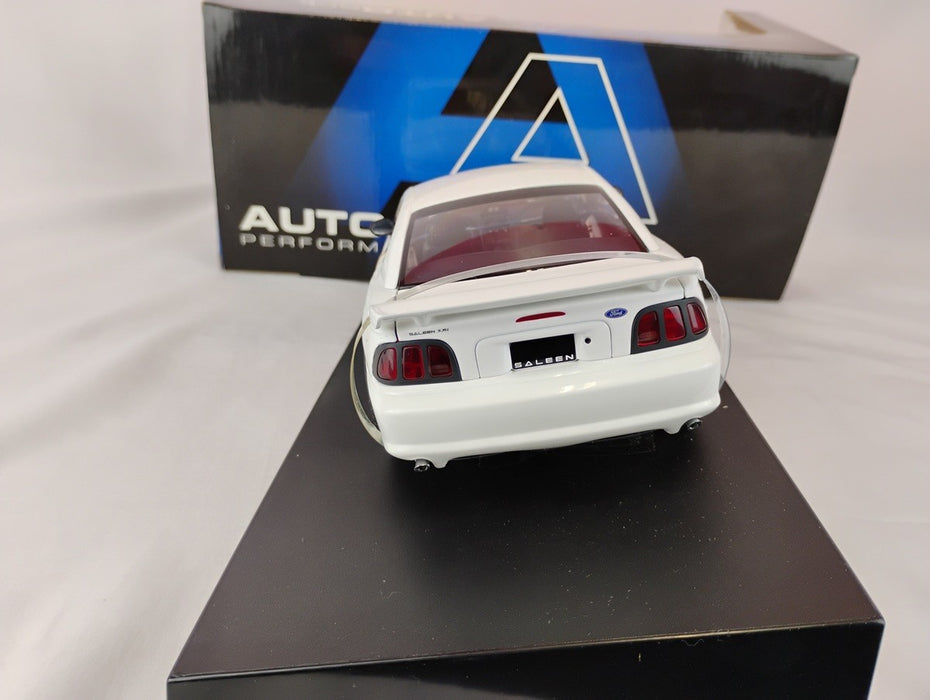 (Used)(Free shipping)  FORD MUSTANG SALEEN S 351 1998 (BLANC)  AUTOART 72721    Used