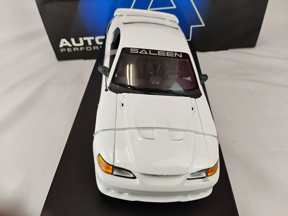 (Used)(Free shipping)  FORD MUSTANG SALEEN S 351 1998 (BLANC)  AUTOART 72721    Used