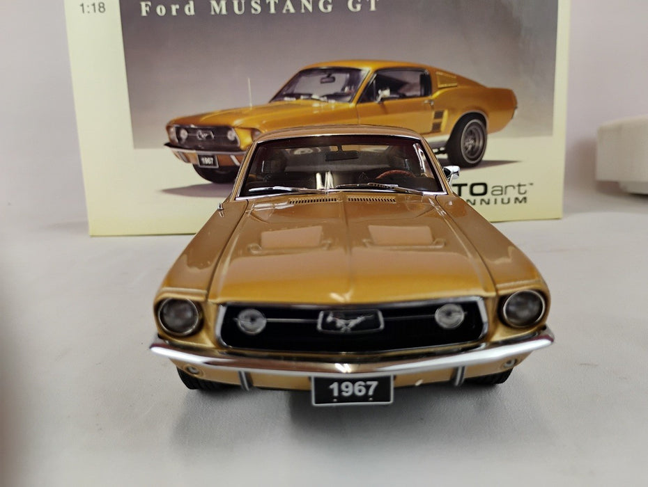 (Used)(Free shipping) 1967 FORD MUSTANG  GT 390 (gold) AUTOART 72806     Used