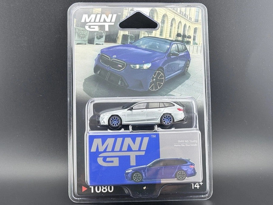 CHASE CAR BMW M5 Touring (G99) - Marina Bay Blue Metallic - Mini GT - 1:64 - MGT01080GR