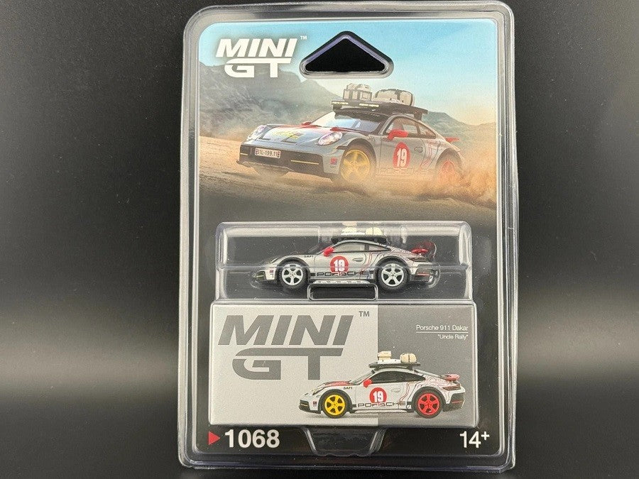 CHASE CAR Porsche 911 Dakar Uncle Rally - Mini GT - 1:64 - MGT01068GR