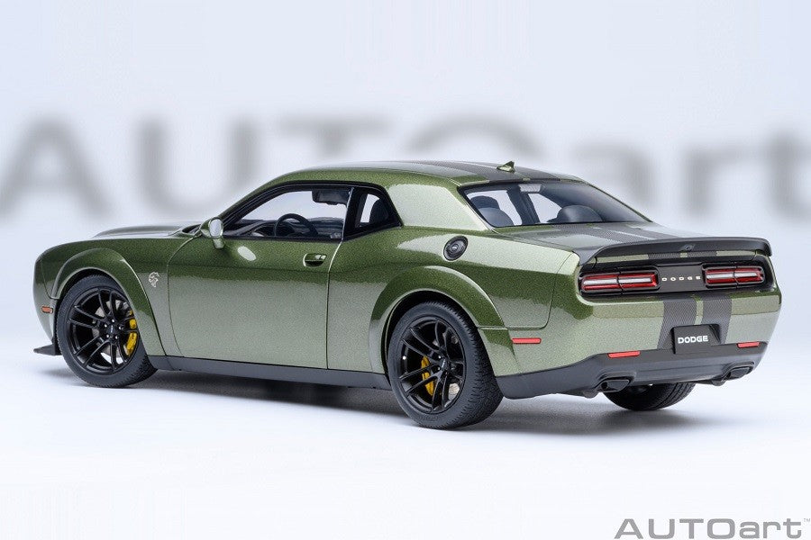 Dodge Challenger SRT Jailbreak 2022 (F8 Green) - Autoart 1/18 - 71761 Passion Diecast 