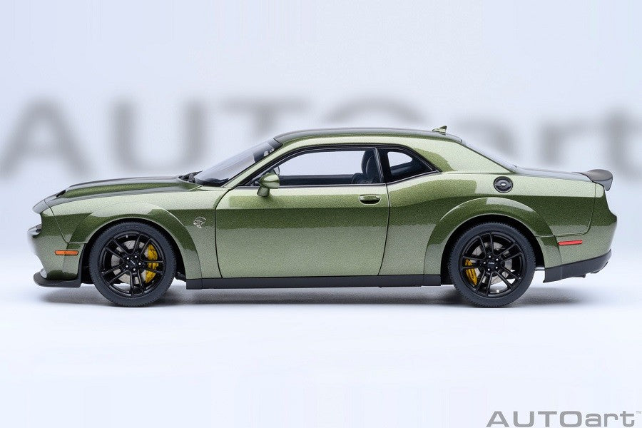 Dodge Challenger SRT Jailbreak 2022 (F8 Green) - Autoart 1/18 - 71761 Passion Diecast 