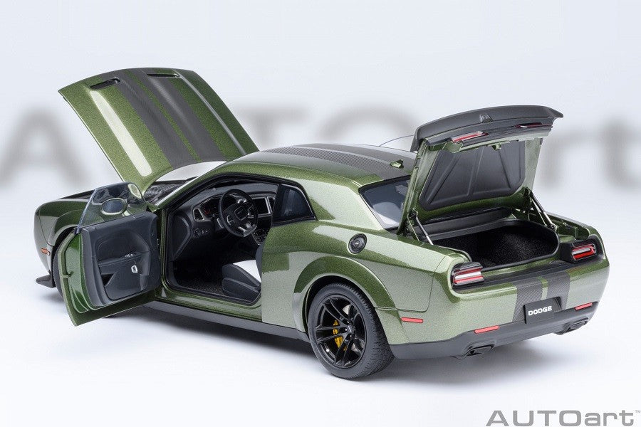Dodge Challenger SRT Jailbreak 2022 (F8 Green) - Autoart 1/18 - 71761 Passion Diecast 