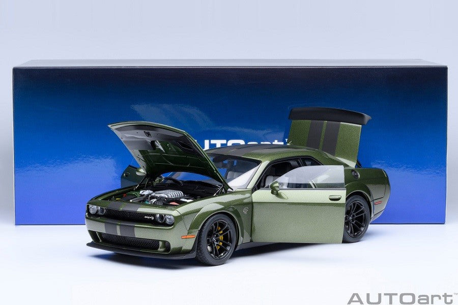 Dodge Challenger SRT Jailbreak 2022 (F8 Green) - Autoart 1/18 - 71761 Passion Diecast 