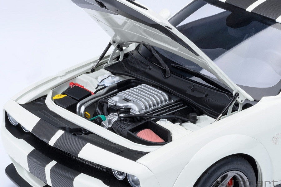Dodge Challenger SRT Superstock 2023 (Knuckle White) - Autoart 1/18 - 71766 Passion Diecast 