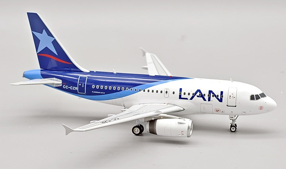LAN Arilines Airbus A318-121  / CC-CZR / Inflight 200 / 1:200 / IF318LA1125