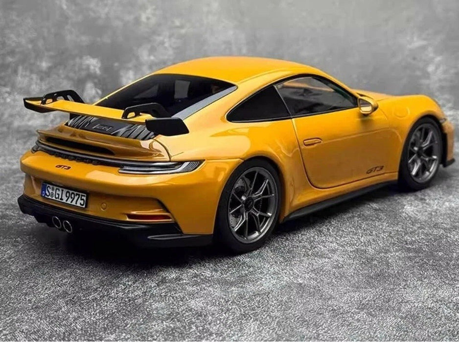 Porsche 911 GT3 2021 Jaune Bahama - Norev 1:18 - 187387 - Passion Diecast