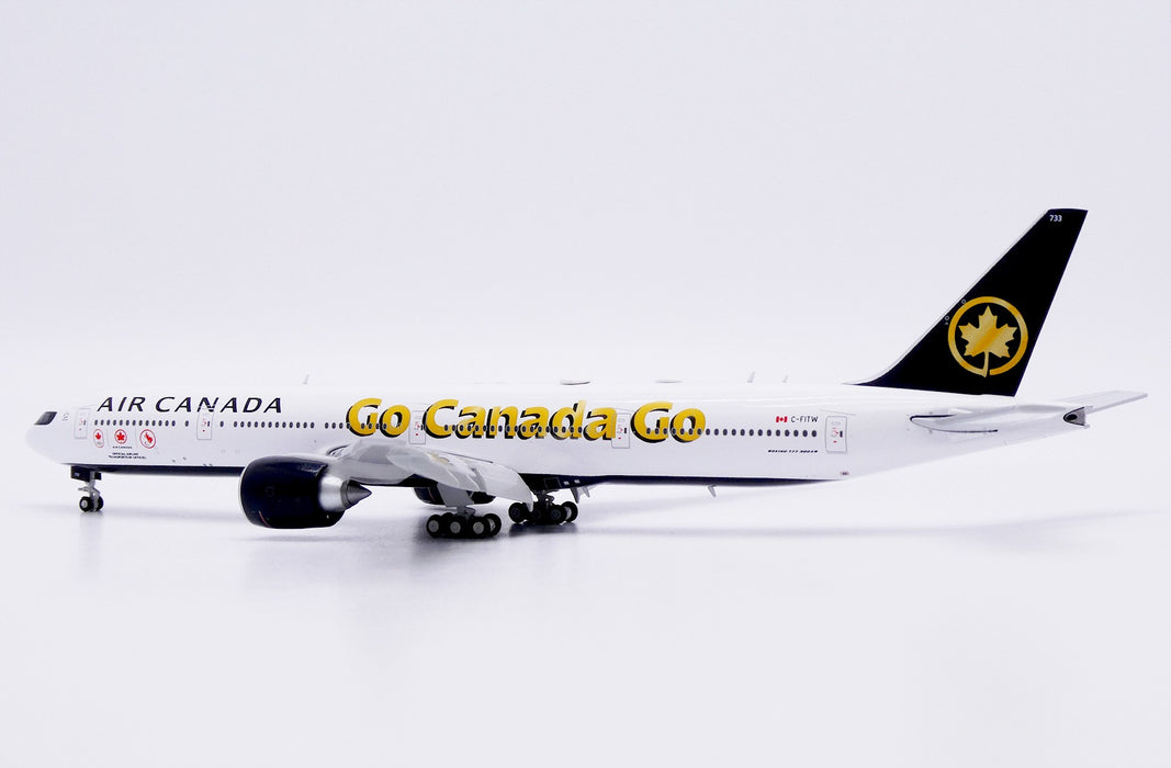 Air Canada Boeing 777-300ER "Go Canada Go" (Flaps Down) / C-FITW/  JC Wings  1:400 / XX40258A