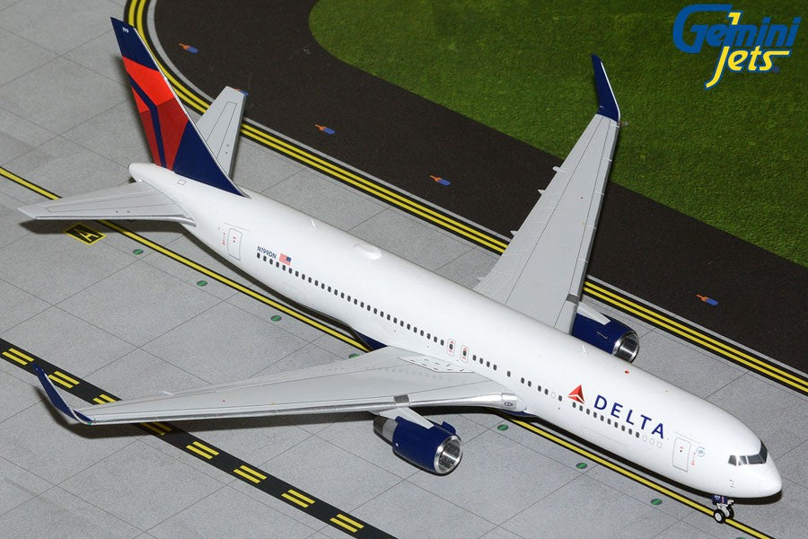 Delta Airlines Boeing 767-300ERW / N199DN / Gemini Jets / 1:200 / G2DAL1419