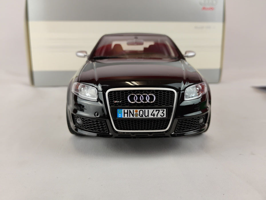 (Used)(Free shipping)  AUDI RS B7 4 DOORS (BLACK)  DEALER EDITION 1/18 MINICHAMPS 37894  Used