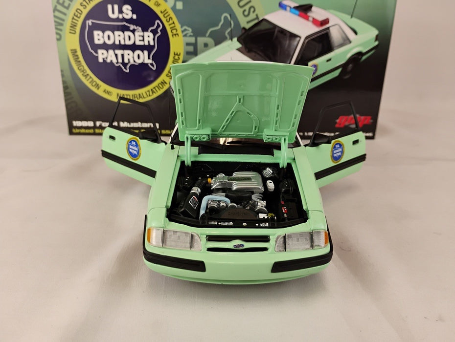 (Used)(Free shipping)  1991 FORD MUSTANG UNITED STATES BORDER PATROL S.S.P. (SILVER) 1/18 GMP 18844   Used