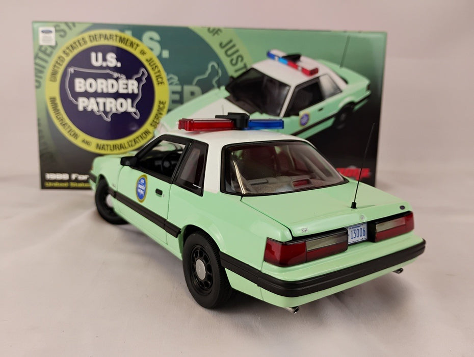 (Used)(Free shipping)  1991 FORD MUSTANG UNITED STATES BORDER PATROL S.S.P. (SILVER) 1/18 GMP 18844   Used