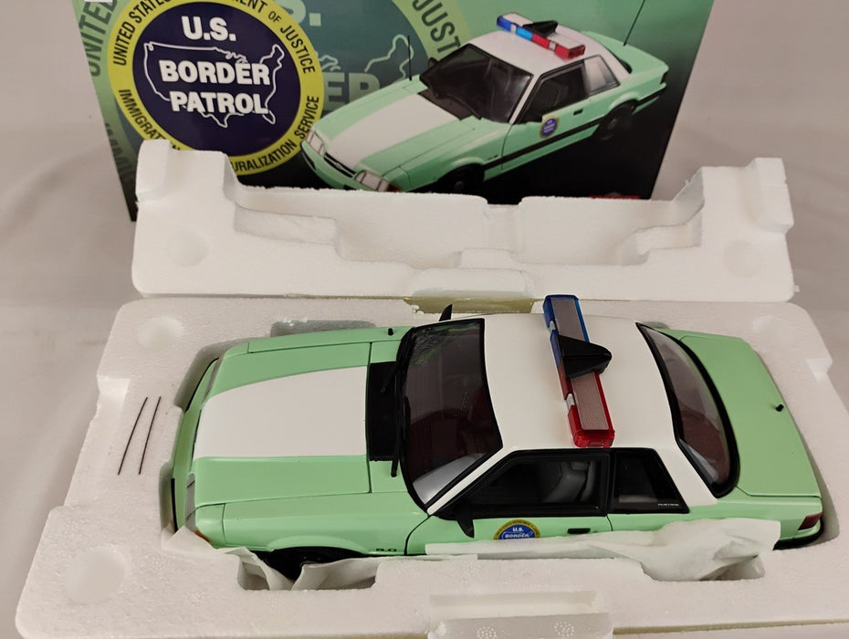 (Used)(Free shipping)  1991 FORD MUSTANG UNITED STATES BORDER PATROL S.S.P. (SILVER) 1/18 GMP 18844   Used