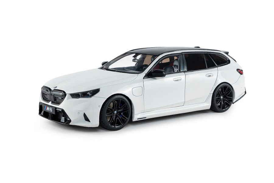 BMW M5 Touring M 2025 White - Solido - 1/18 - S1814802 - Passion Diecast 