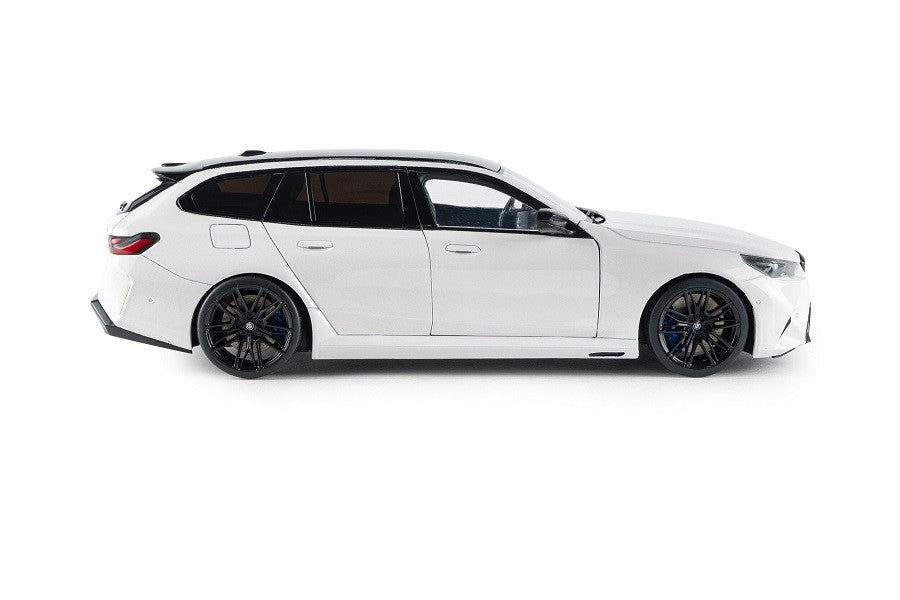 BMW M5 Touring M 2025 White - Solido - 1/18 - S1814802 - Passion Diecast 