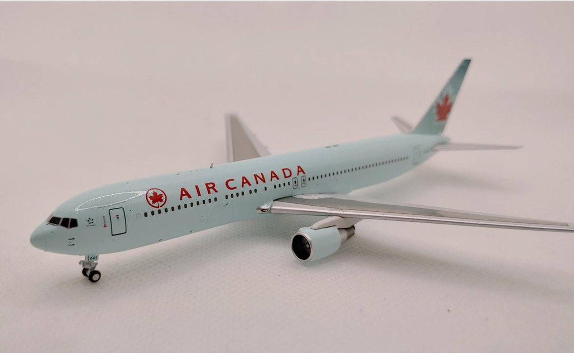 Air Canada  Boeing 767-300 / C-GLCA / C-Model  1:400 /   C0050