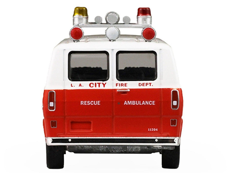 1969 Ford Econoline Ambulance - Los Angeles Fire Department - Fire Rescue Series 5 - 1/64 Greenlight - 67070 B