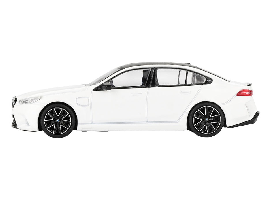 BMW M5 - Alpine White - Mini GT - 1:64 - MGT01092 Passion Diecast