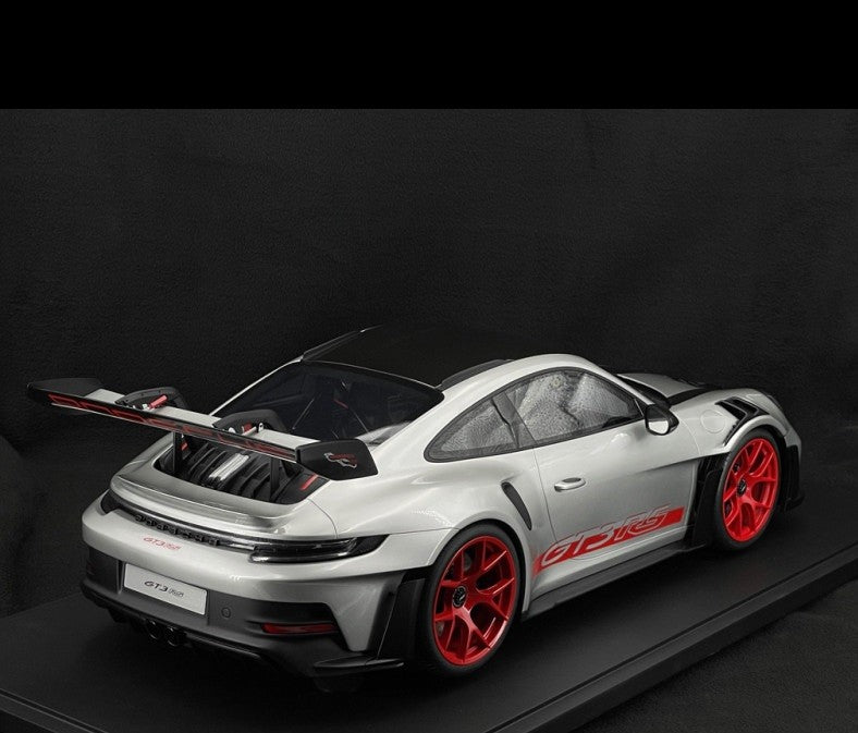Porsche 911 GT3 RS Type 992.1 2022 Weissach Package Silver GT / Red Stripes - 1/8 - GT SPIRIT - GTS802001 Passion Diecast