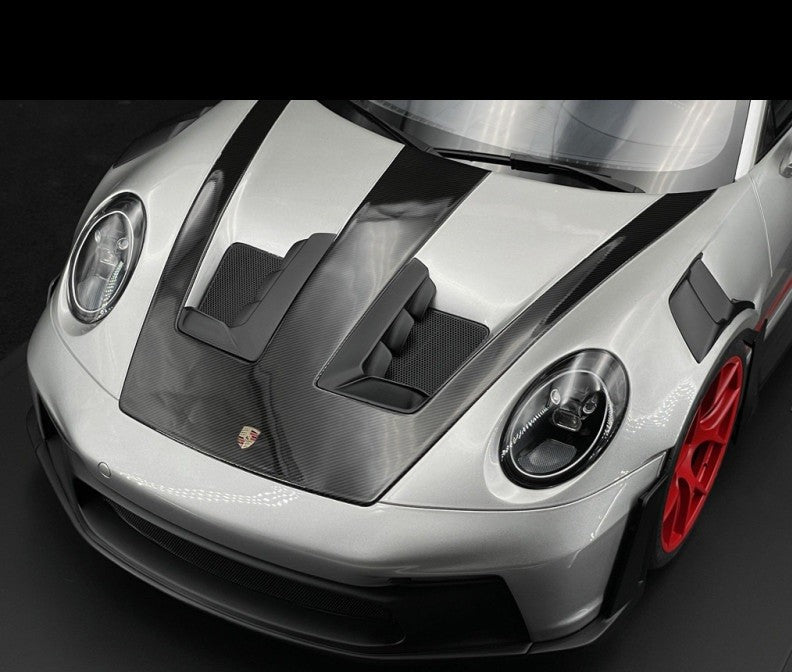 Porsche 911 GT3 RS Type 992.1 2022 Weissach Package Silver GT / Red Stripes - 1/8 - GT SPIRIT - GTS802001 Passion Diecast