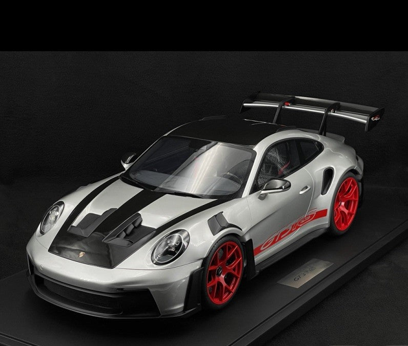 Porsche 911 GT3 RS Type 992.1 2022 Weissach Package Silver GT / Red Stripes - 1/8 - GT SPIRIT - GTS802001 Passion Diecast