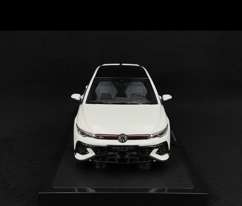 Volkswagen Golf 8 GTI Clubsport 2024 Pure White - OTTO - 1/18 - OT1221 Passion Diecast 