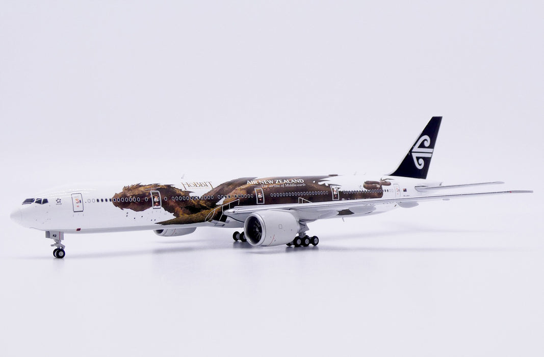 Air New Zealand Boeing 777-300ER "Desolation of Smaug" / ZK-OKO /  JC Wings / 1:400 / XX40621