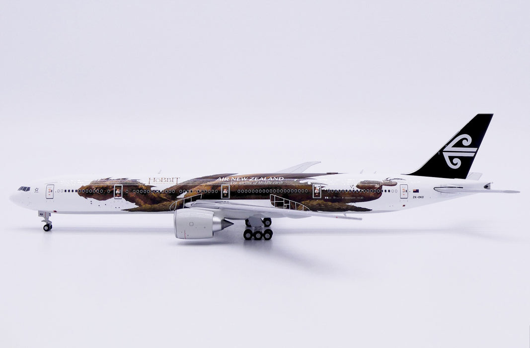 Air New Zealand Boeing 777-300ER "Desolation of Smaug" / ZK-OKO /  JC Wings / 1:400 / XX40621