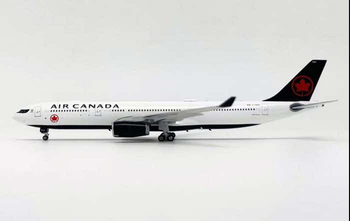 Air Canada Airbus A330-300 / C-FDHU / Phoenix Wings / 1:400 / PH12073