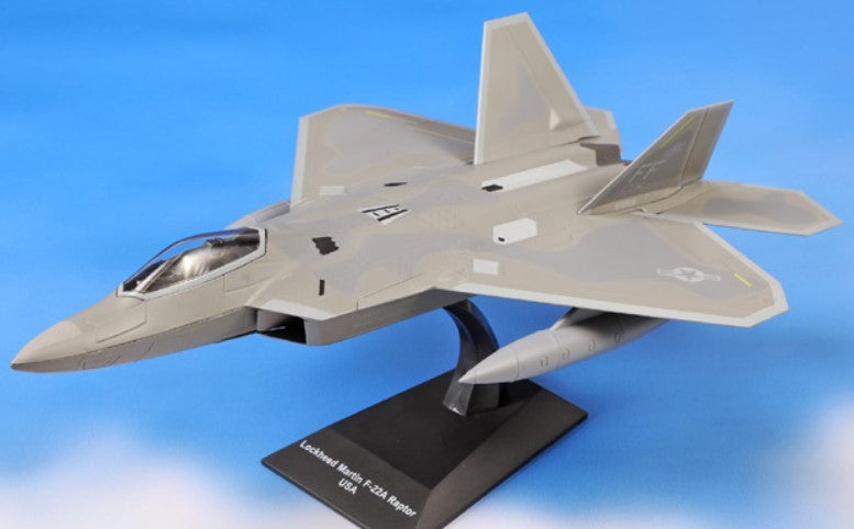 (Web only) Lockheed F-22A Raptor / USAF 1st FW, 94th FS Hat in the Ring, No. 03-4061, Langley AFB, VA / AFV 1:72 24222-05