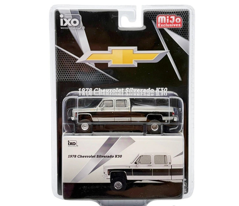 CHASE CAR 1978 Chevrolet Silverado K30 Crew Cab Fleetside Lifted - White & Black - IXO Models - 1:64 - IAPR1012GR
