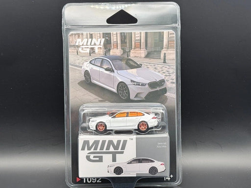 CHASE CAR BMW M5 - Blanc alpin - Mini GT - 1:64 - MGT01092GR Passion Diecast