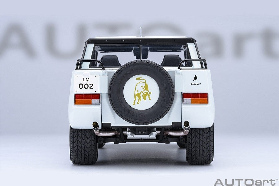 Lamborghini LM002 (Bianco Polo Park) - Autoart 1/18 - 74549 - Passion Diecast 