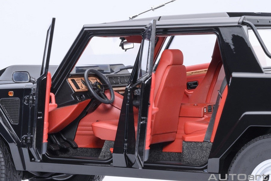 Lamborghini LM002 (Nero Tenebre) - Autoart 1/18 - 74550 - Passion Diecast 