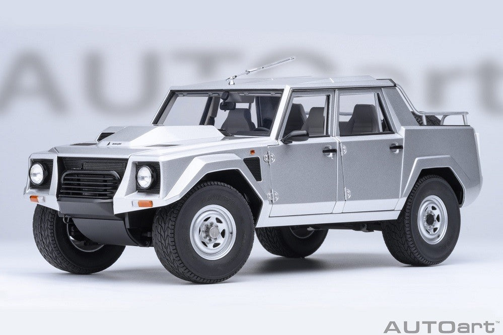 Lamborghini LM002 (Argento) - Autoart 1/18 - 74553 - Passion Diecast 