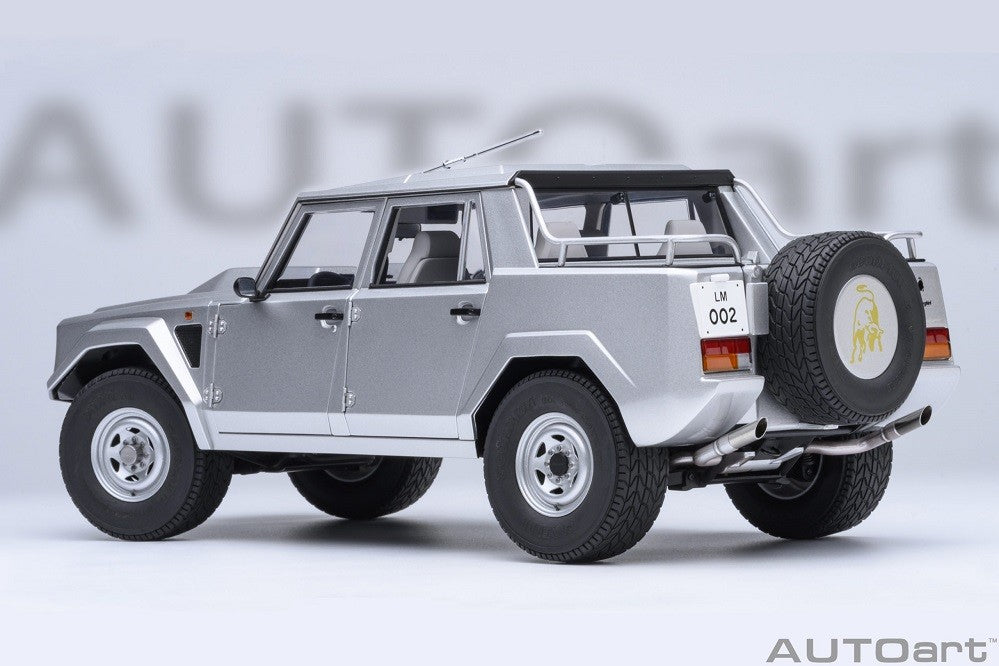 Lamborghini LM002 (Argento) - Autoart 1/18 - 74553 - Passion Diecast 