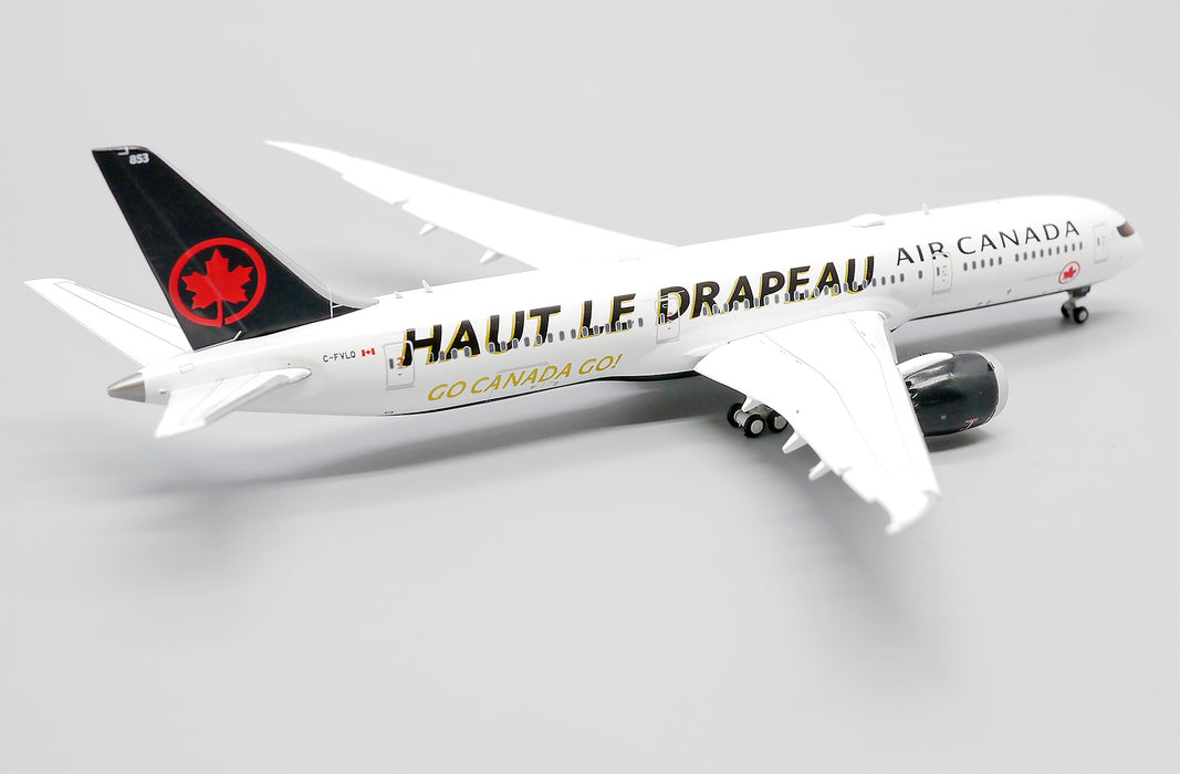 Air Canada Boeing 787-9 C-FVLQ Go Canada Go volets abaissés JC Wings 1:400 — vue arrière trois-quarts