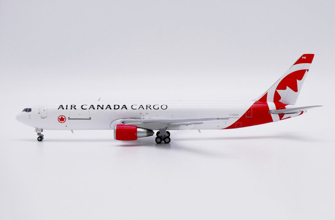 Air Canada Cargo Boeing 767-300ER(BDSF) C-GDUZ JC Wings 1:400 — profil gauche