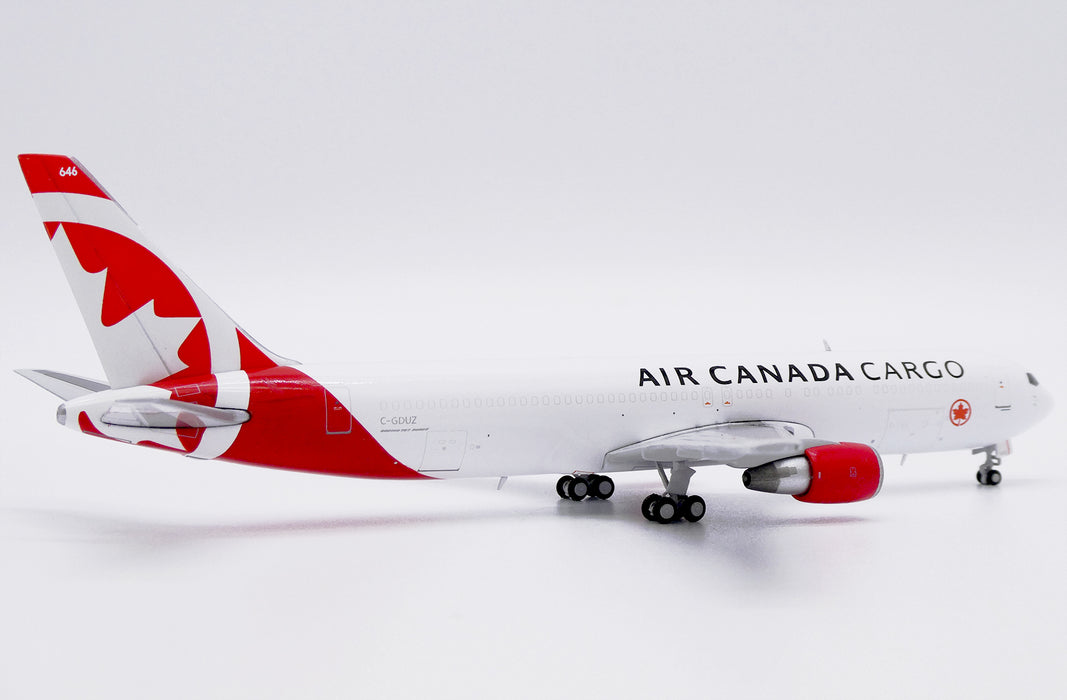 Air Canada Cargo Boeing 767-300ER(BDSF) C-GDUZ JC Wings 1:400 — vue arrière trois-quarts