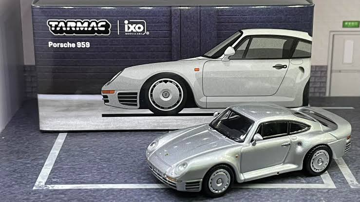 (Preorder) Porsche 959 - Silver - Tarmac Works - 1/64 - T64G-068-SL